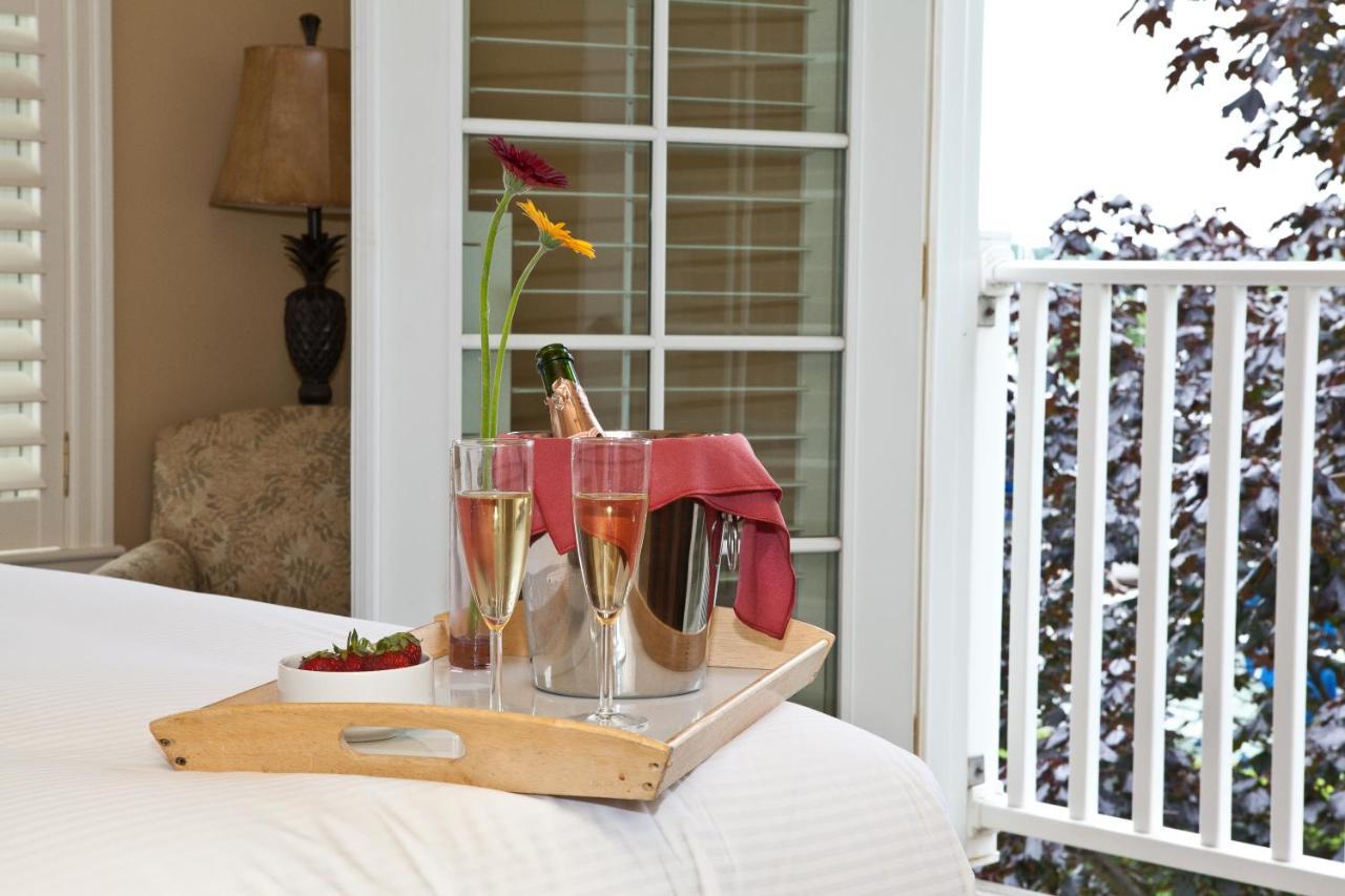 Harbour House Hotell Niagara-on-the-Lake Exteriör bild